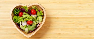 Sağlıklı beslenme için organik salata.