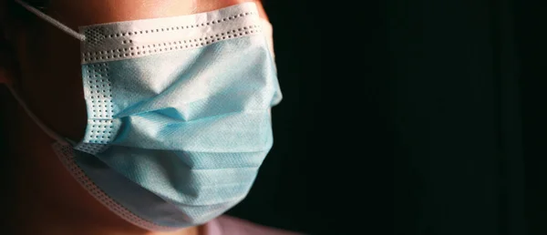 Vrouw Met Een Masker Dagen Thuis Opgesloten Omdat Besmet Met — Stockfoto