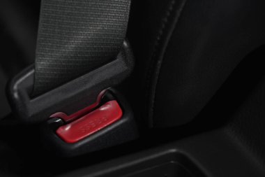 Fasten your seatbelt before driving to prevent accidents