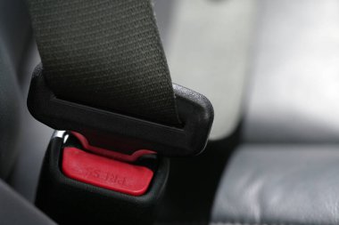 Fasten your seatbelt before driving to prevent accidents
