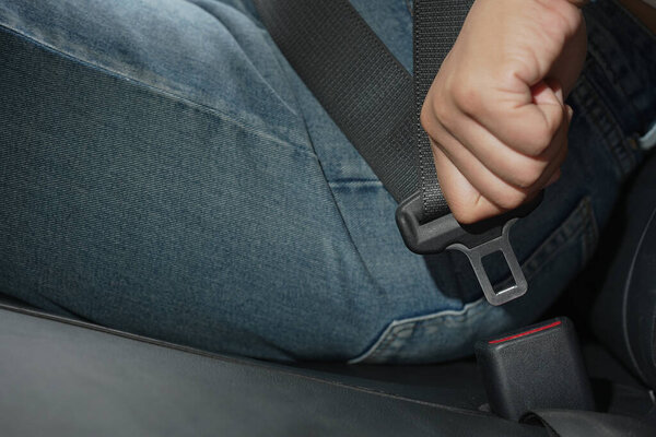 Fasten your seatbelt before driving to prevent accidents