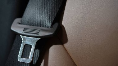 Fasten your seatbelt before driving to prevent accidents