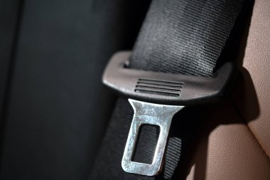 Fasten your seatbelt before driving to prevent accidents