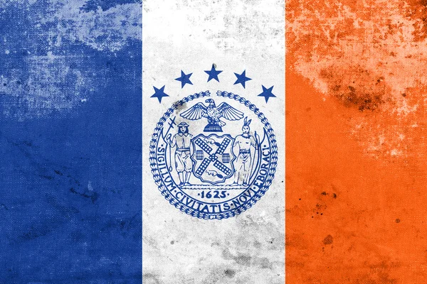 빈티지 하 고 오래 된 얼굴로 뉴욕시의 국기 — 스톡 사진