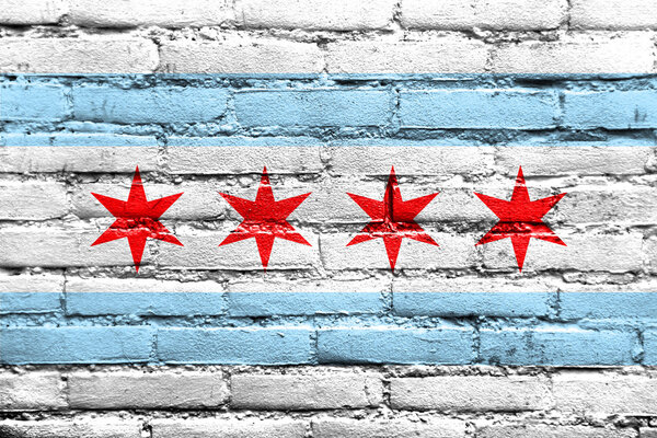 Флаг Чикаго, штат Иллинойс, расписанный на кирпичной стене
