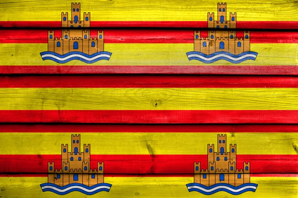 Σημαία της Ίμπιζα, ζωγραφισμένα σε παλιά ξύλινη σανίδα φόντο — Φωτογραφία Αρχείου