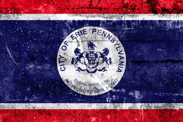 에 리, 펜실베니아의 국기는 더러운 벽에 페인트. 빈티지와 오래 된 모습. — 스톡 사진