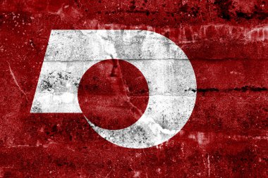 Kumamoto, Japonya, bayrağı kirli duvara boyalı. Vintage ve eski bakmak