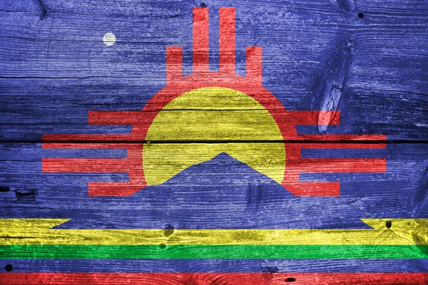 Vlag van de Amerikaanse staat New Mexico, en Roswell geschilderd op oude houten plank achtergrond — Stockfoto