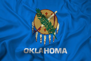 Oklahoma Devlet bayrağı sallayarak