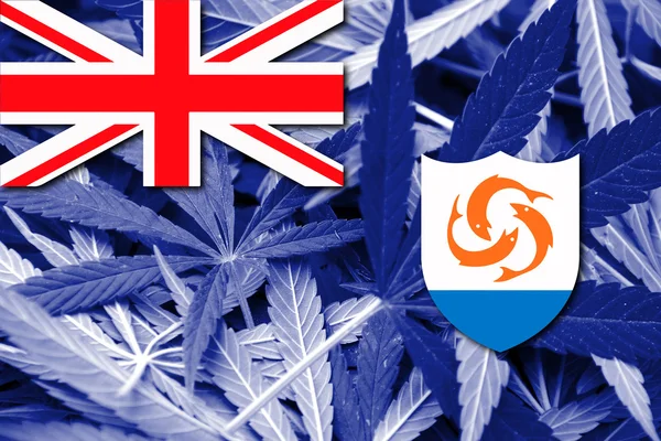 Bandeira de Anguilla, sobre fundo de cannabis — Fotografia de Stock