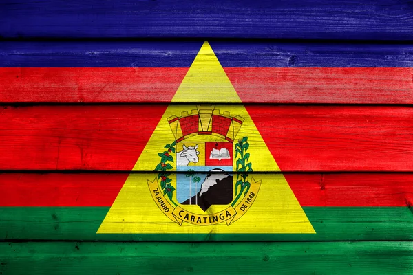 Bandera de Caratinga, Brasil, pintada sobre fondo de madera vieja —  Fotos de Stock