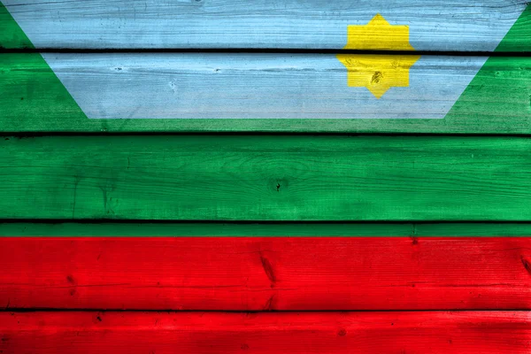 Flag of Chachapoyas, Peru, painted on old wood plank background — Stock Photo, Image