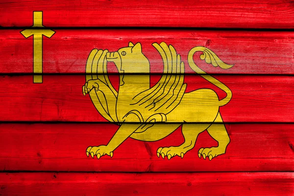 Vlajka Kaspi, Gruzie, namalované na starých dřevěných planěk pozadí — Stock fotografie