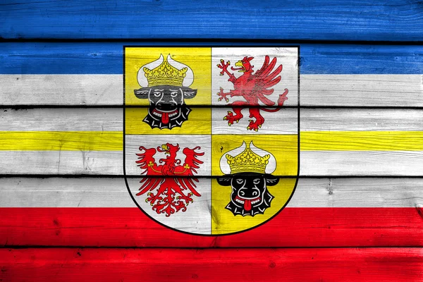 Флаг Мекленбурга - Западной Померании с гербом, Германия — стоковое фото