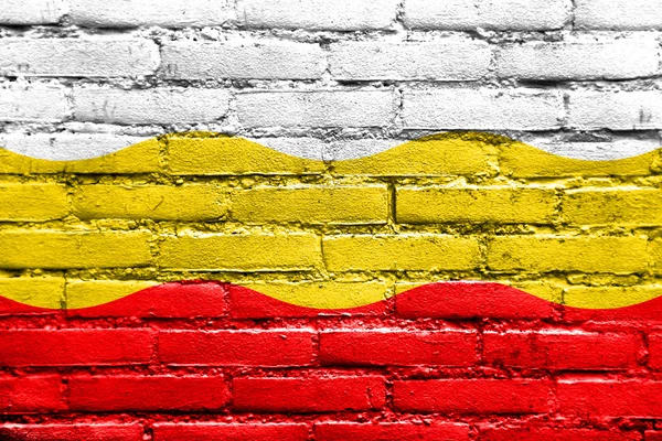 Bandera de Decin, Chequia, pintada sobre pared de ladrillo — Foto de Stock