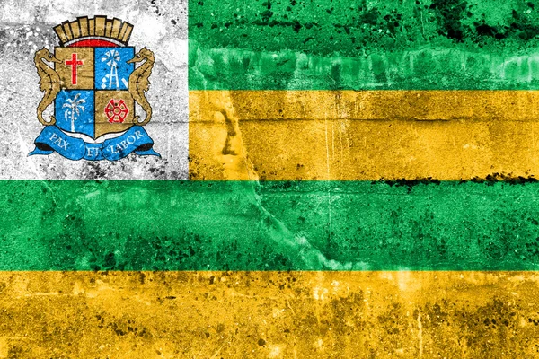Flagge von Aracaju, Sergipe, Brasilien, an schmutzige Wand gemalt — Stockfoto