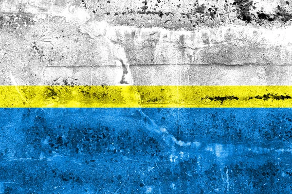Flagga Czestochowa, Polen, målade på smutsiga vägg — Stockfoto