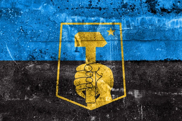 Флаг Донецка, Украина, раскрашенный на грязной стене — стоковое фото