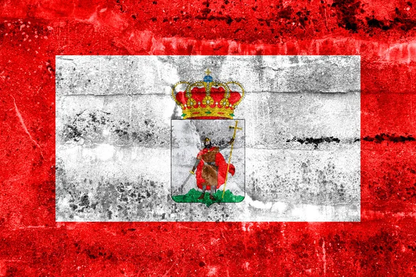 Флаг Хихона, Испания, расписанный на грязной стене — стоковое фото