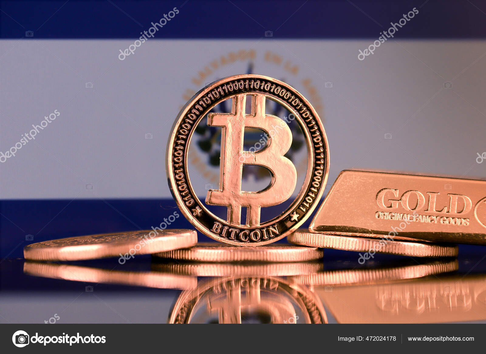 比特币金条和萨尔瓦多国旗的物理版本—— 库存社论照片© PromesaStudio #472024178