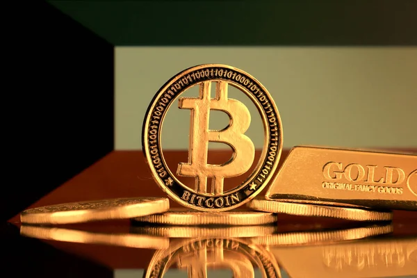 Physische Version Von Bitcoin Goldbarren Und Kuwait Flagge — Stockfoto