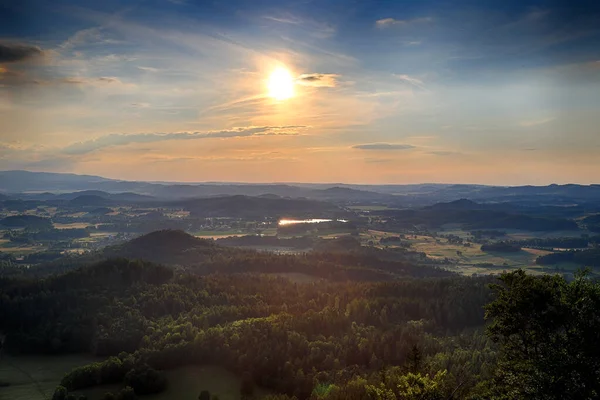 Krásný Západ Slunce Mraky Rudawy Janowickie Hory Jihozápadním Polsku Evropa — Stock fotografie