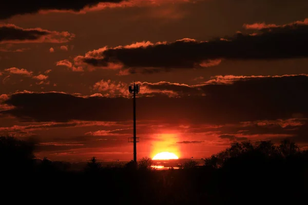 Schöner Sonnenuntergang Und Wolken Letzten Apriltag Bei Wroclaw Polen Europa — Stockfoto