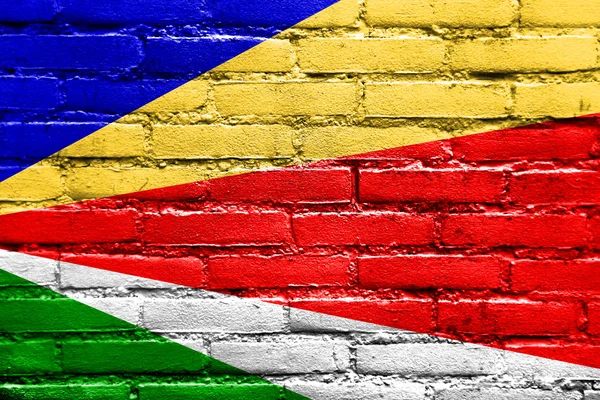 Seychellen-Flagge an Ziegelwand gemalt — Stockfoto