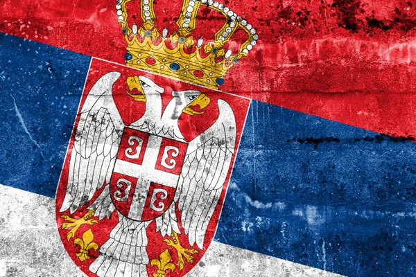 Grunge duvara boyalı Sırbistan bayrağı — Stok fotoğraf