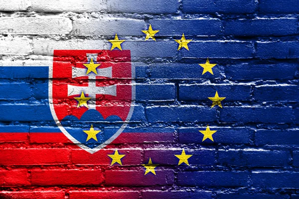 Slovakia and European Union Flag painted on brick wall — Stock Photo, Image