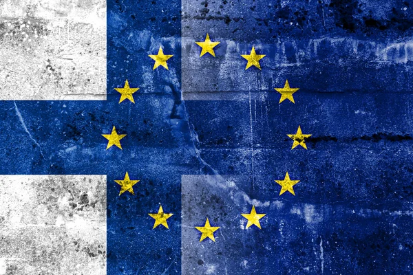 Bandera de Finlandia y la Unión Europea pintada en la pared grunge —  Fotos de Stock