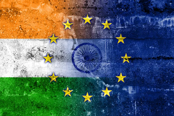 Bandera de la India y la Unión Europea pintada en la pared grunge —  Fotos de Stock