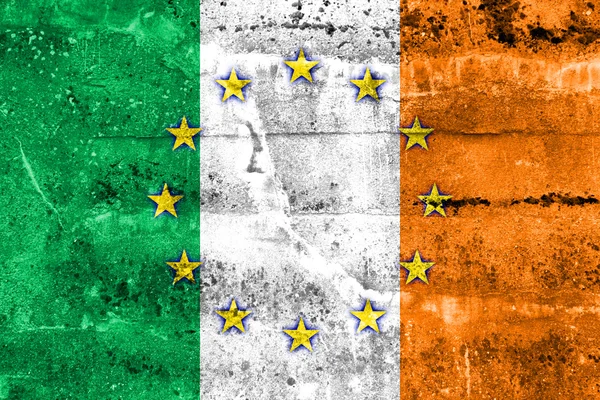 Ireland and European Union Flag painted on grunge wall — Stock Photo, Image