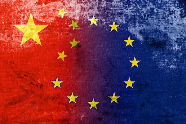 China e União Europeia Bandeira com um look vintage e antigo — Fotografia de Stock