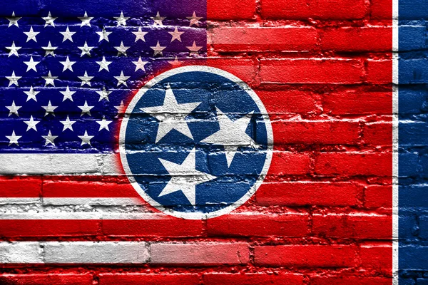 Bandiera di Stato USA e Tennessee dipinta su muro di mattoni — Foto Stock