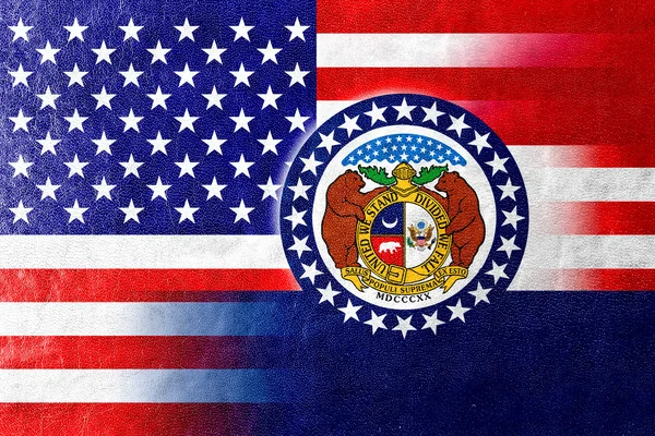 Bandera de Estados Unidos y Missouri pintada sobre textura de cuero —  Fotos de Stock