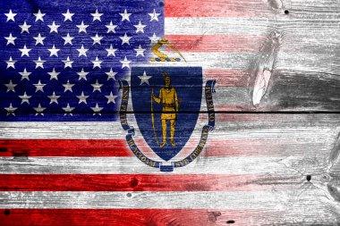 Boyalı eski ahşap tahta dokusu üzerinde ABD ve Massachusetts Devlet bayrağı