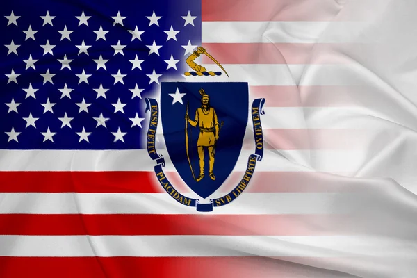 Wuivende VS en Massachusetts vlag — Stockfoto