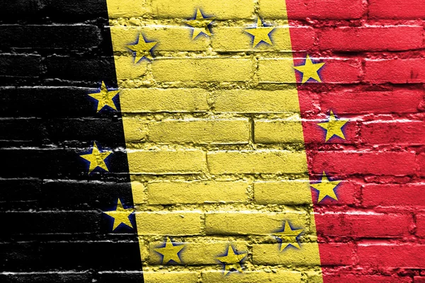 Bandera de Bélgica y de la Unión Europea pintada sobre pared de ladrillo — Foto de Stock