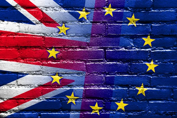 Royaume-Uni et Union européenne Drapeau peint sur un mur de briques — Photo
