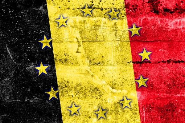 Bandera de Bélgica y de la Unión Europea pintada en la pared grunge — Foto de Stock