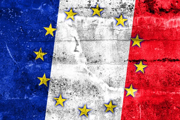 Bandera de Francia y de la Unión Europea pintada en la pared grunge — Foto de Stock