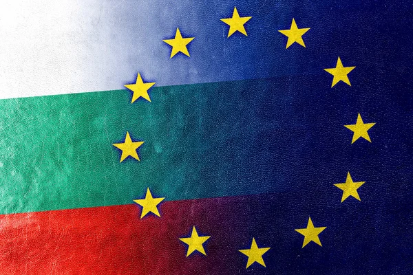 革の質感に描かれたブルガリアと欧州連合の旗 — ストック写真