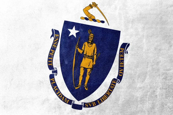 Bandera del Estado de Massachusetts pintada sobre textura de cuero — Foto de Stock