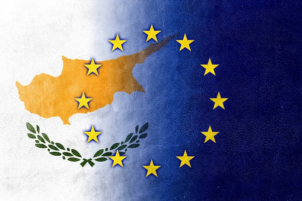 Kypr a vlajka Evropské unie maloval na kožené textury — Stock fotografie