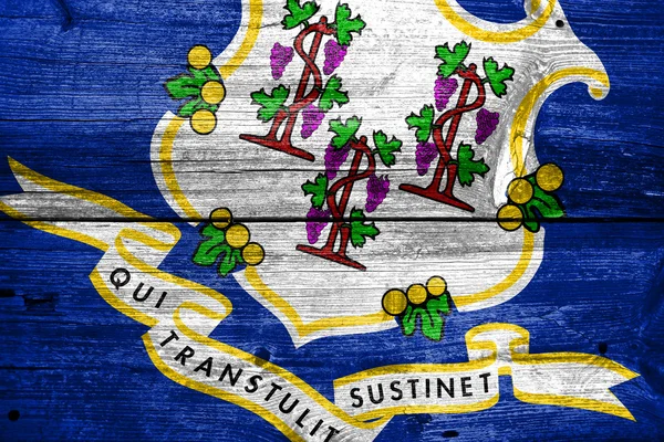 Connecticut state flagga målade på gamla trä planka konsistens — Stockfoto