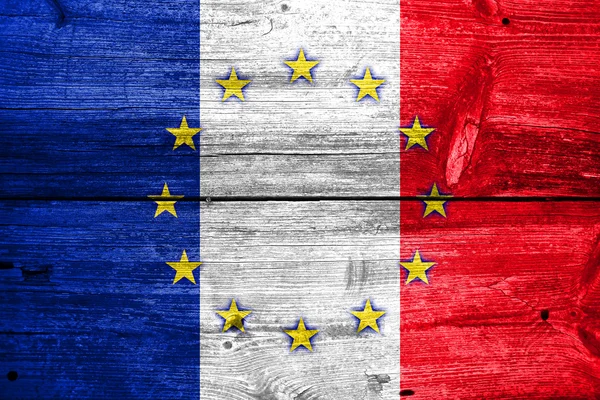Bandera de Francia y la Unión Europea pintada sobre madera vieja textura de tablón —  Fotos de Stock