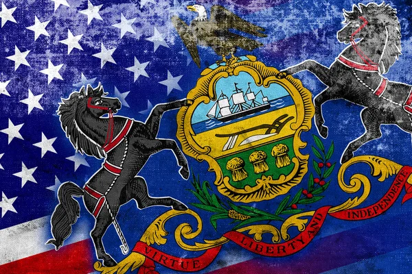 美国和宾夕法尼亚州旗与葡萄酒和老看起来 — 图库照片