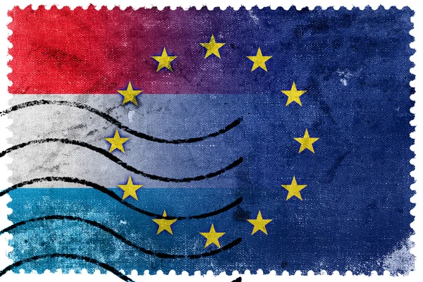 Luxemburg och Europeiska unionens flagga - gamla frimärke — Stockfoto